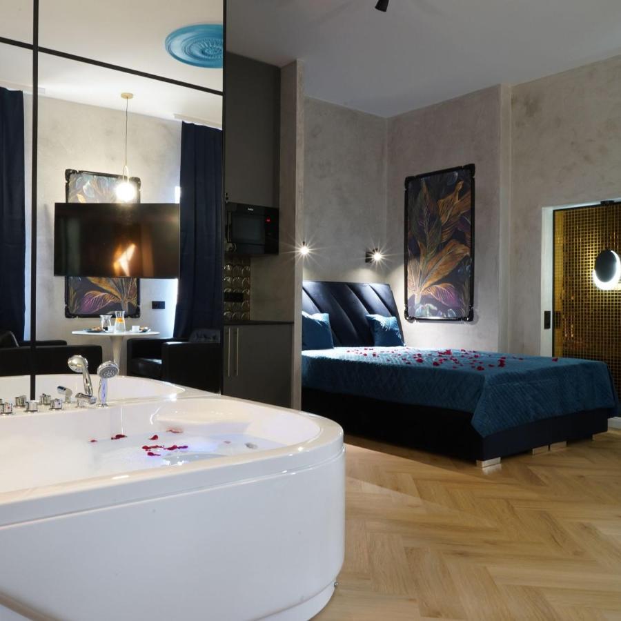 Apartament Z Jacuzzi W Sercu Krakowa ภายนอก รูปภาพ